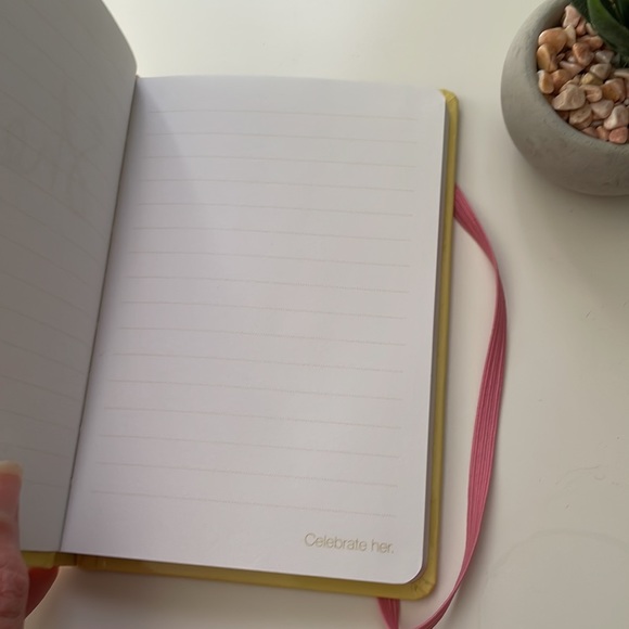 Small journal - she decided to start living the life she’d imagined - Picture 10 of 13